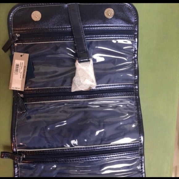 Kenneth Cole Reaction Toiletry Travel Bag w Hanger - Picture 3 of 4